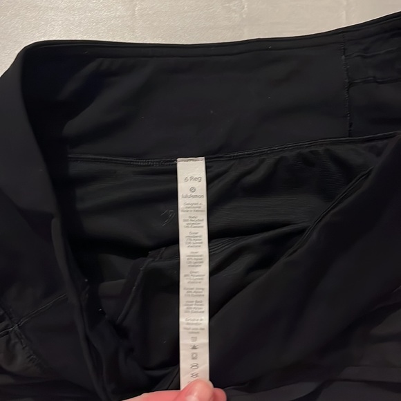 lulu size 6 2.5 lowrise - Picture 3 of 4